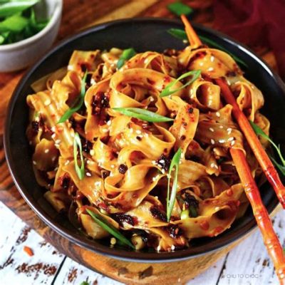   Chilli Oil Noodles: Czy ostra, aromatyczna nuta chilli przeniesie Cię prosto do ulic Loudi?